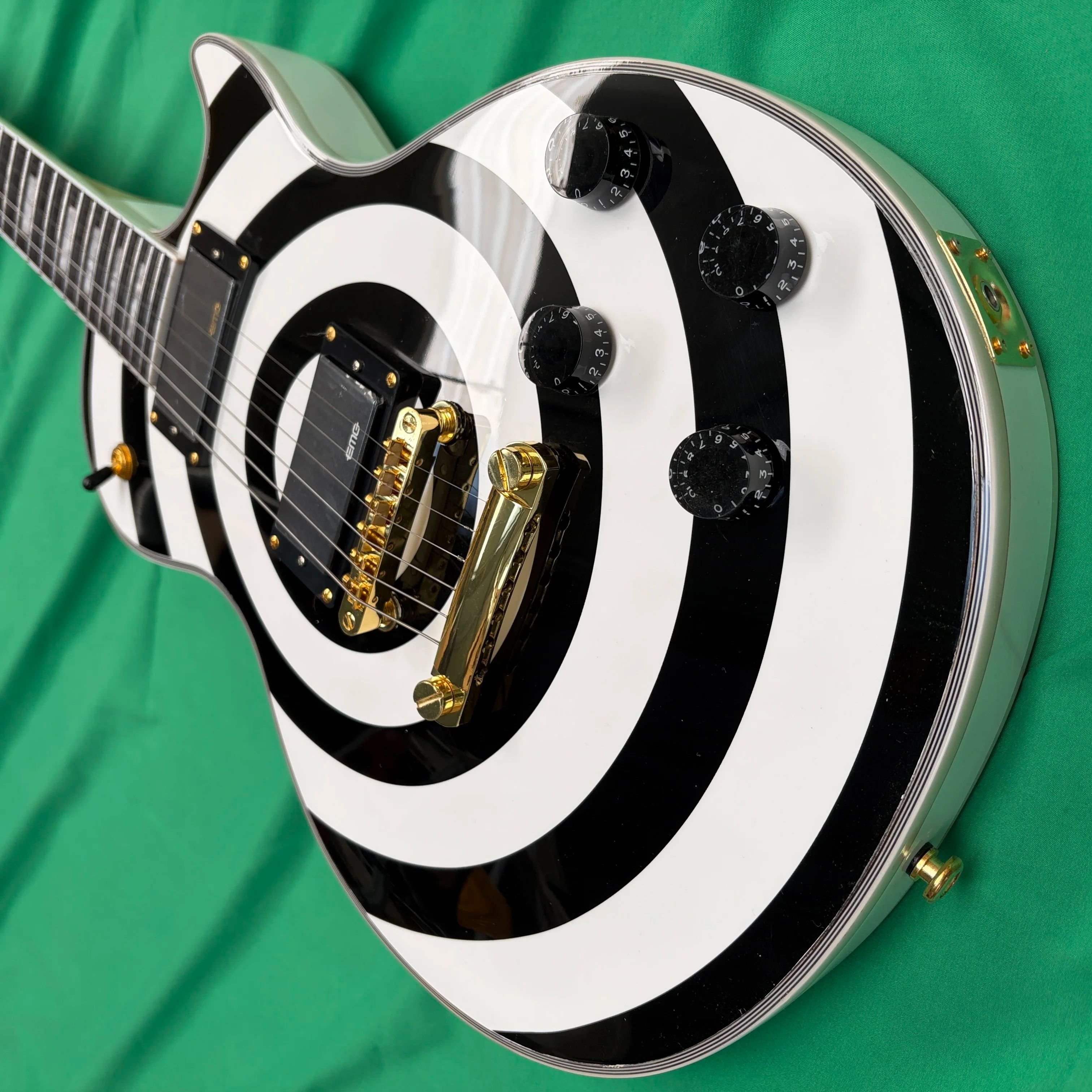 hot selling Classic Six-String - مراجعة Musical Instrument For Beginners وسعره